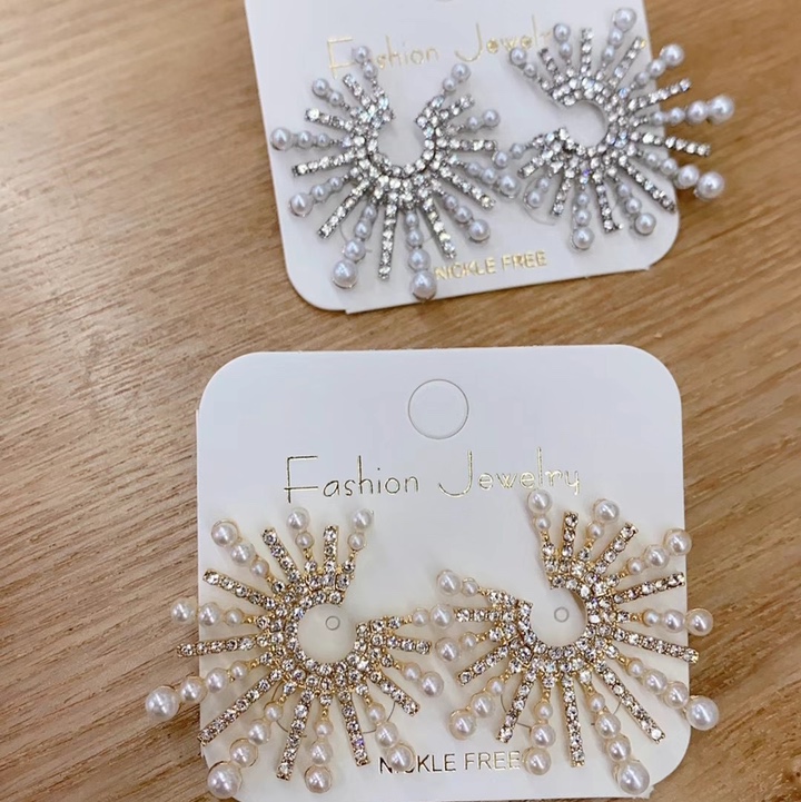 Dongdaemun, South Korea's fashionable, simple and compact stud earrings 2021 new summer short and simple earrings for women 10
