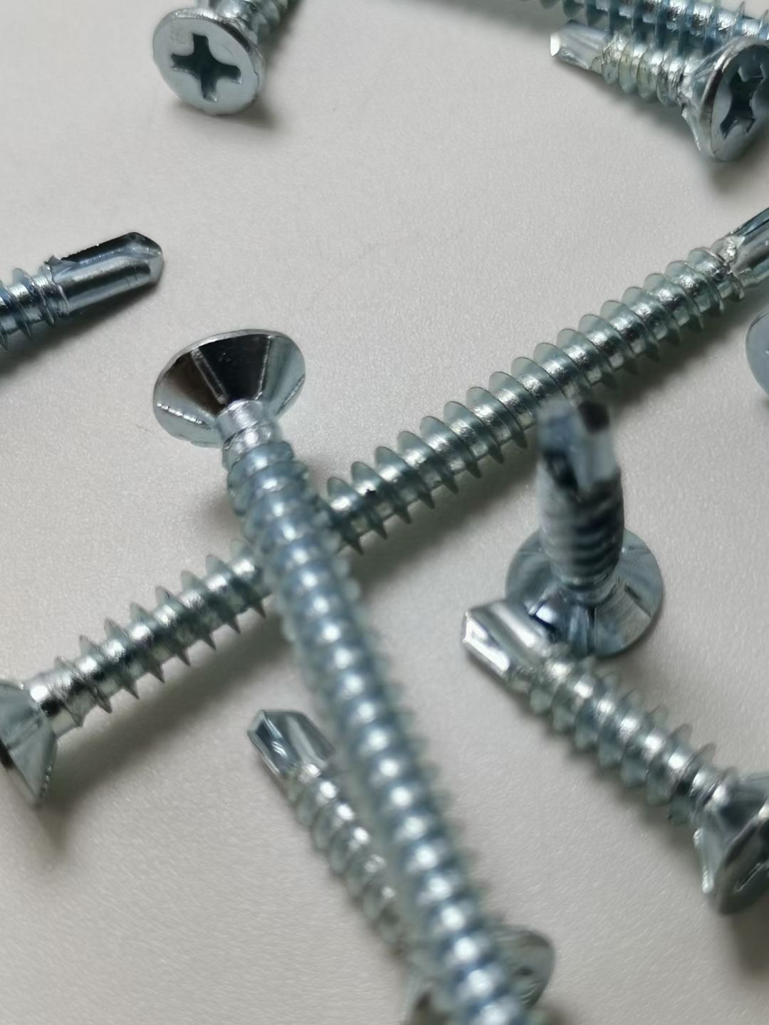 Yiwu Good Goods Huasi Drill Tail Screws 2 pic 4