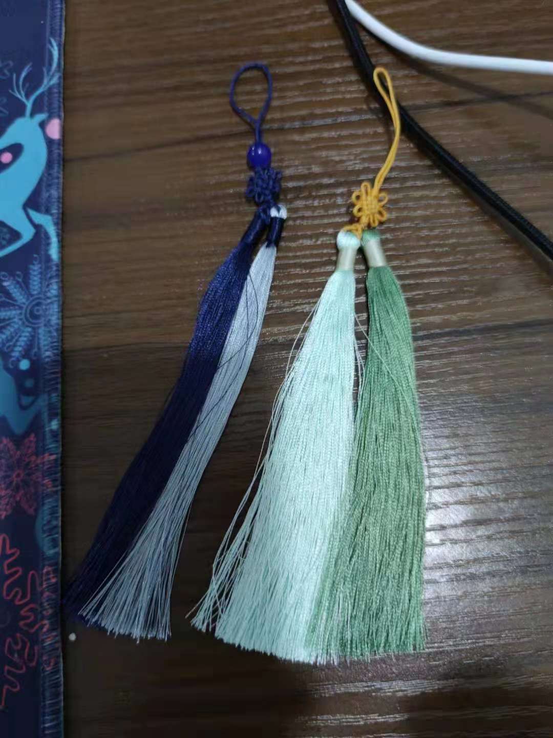 2021 new style factory direct wholesale of raw materials for Chinese knot gifts, small jade knot two-color tassels Specification image