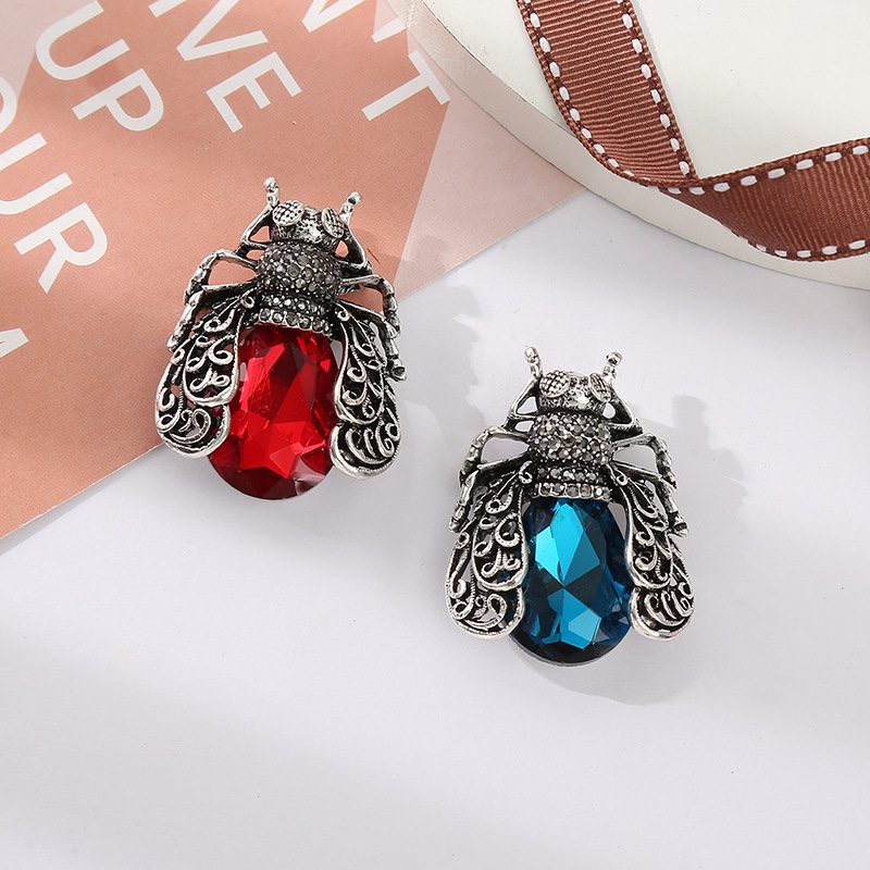New personalized Insect Brooch accessory Alloy Drip Oil Cicada Brooch men and women's anti-slip corsage pin hair replacement