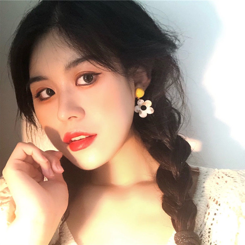 Korean ins flower earrings 2021 New style, acrylic, elegant, sweet and trendy girl stud earrings