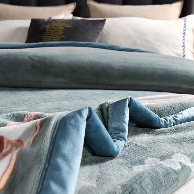 2021 new high-end export trade European and American noble blanket, double-layer Raschel Gai blanket, thickened winter gift blanket for two people Application Scenario