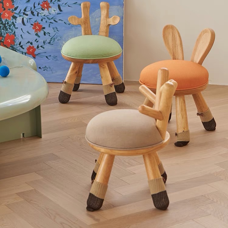 Children's stool chair cartoon animal solid wood small bench home fashion creative cute baby deer sitting stool
