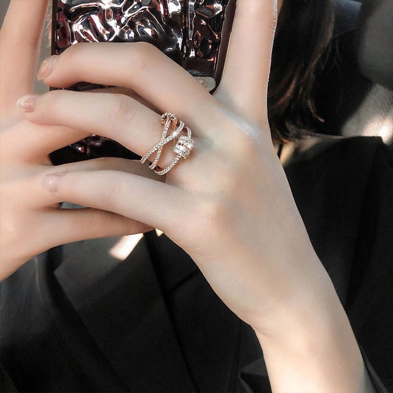80 -- collar de flores sistema de día luz de lujo con diamantes anillo fino mujeres ins temperamento madre beg anillo de dedo índice frío viento simple anillo Specification image