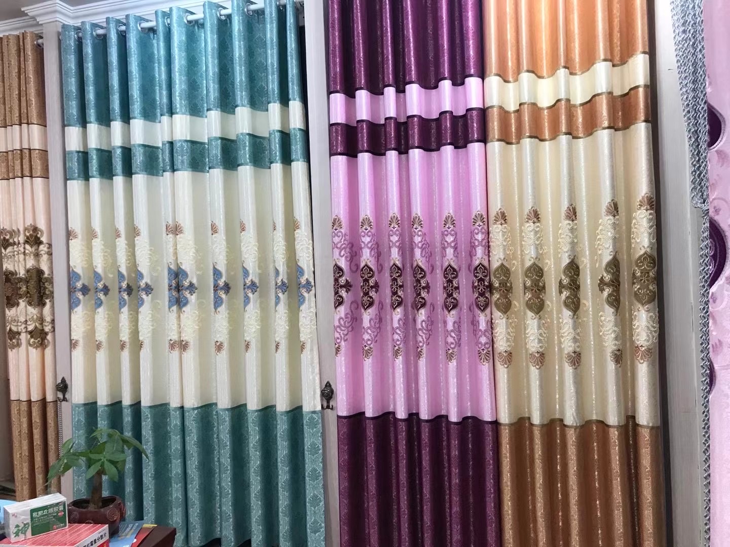 There are many colors and styles of new curtains for foreign trade. Welcome to purchase detail image 4