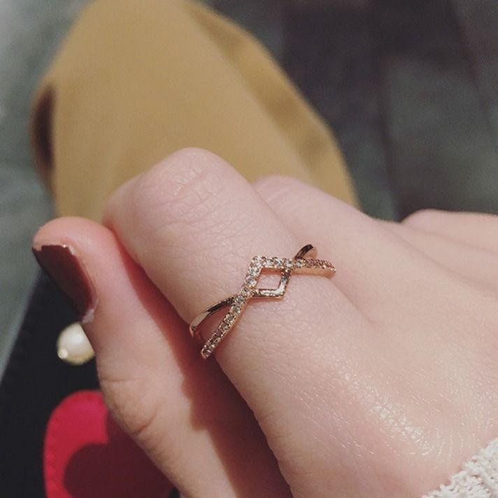 72 -- collar de flores sistema de día de lujo ligero con diamantes anillo de anillo fino mujeres ins temperamento madre beg anillo de dedo índice frío viento simple anillo de dedo detail image 2