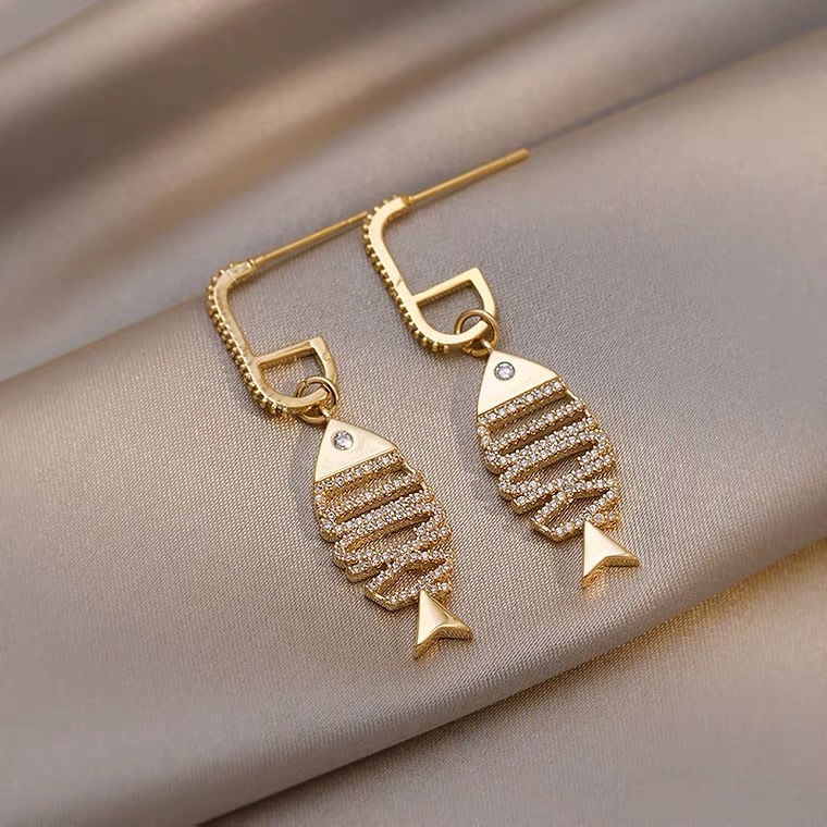 Ear needlefish small zirconium earrings details Picture