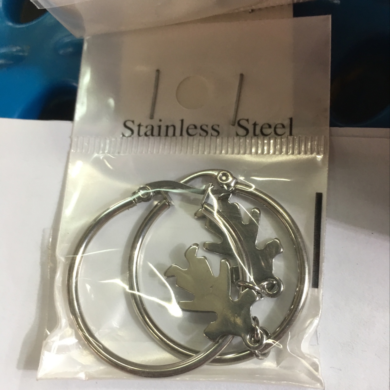 Large aperture and pendant design, easy to wear, affordable, welcome new and old customers to buy