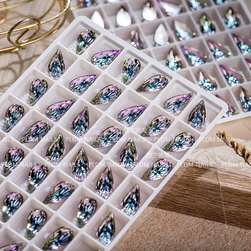 Nail art accessories: Irregular-shaped diamond flat-bottom mixed set, popular online bestseller AB color champagne color super shiny water diamond Japanese nail art accessory 385 Application Scenario