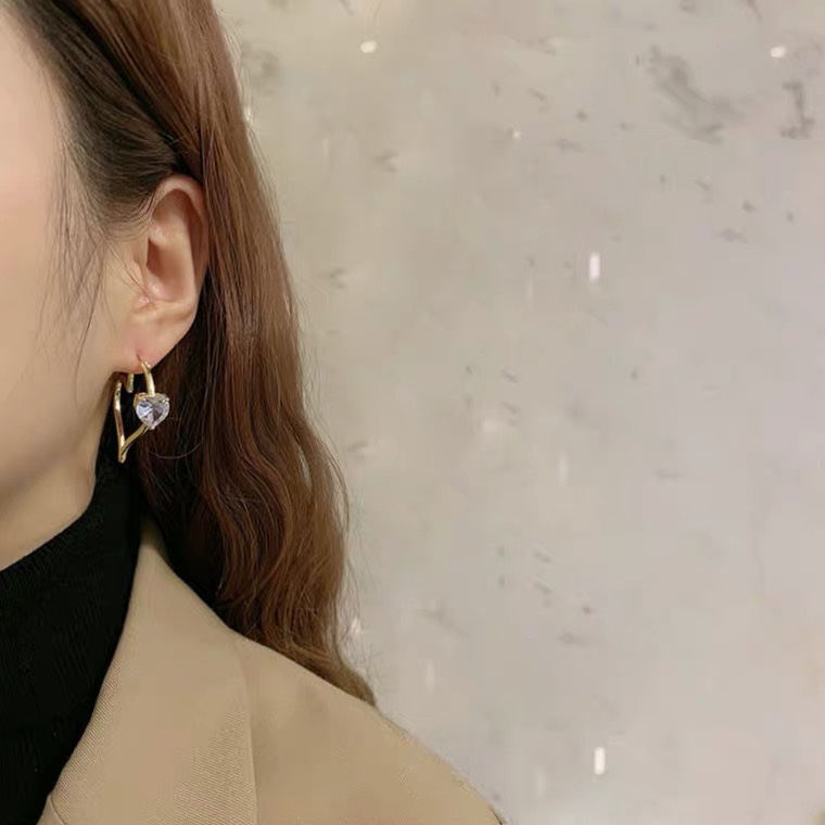 Trendy simple earrings