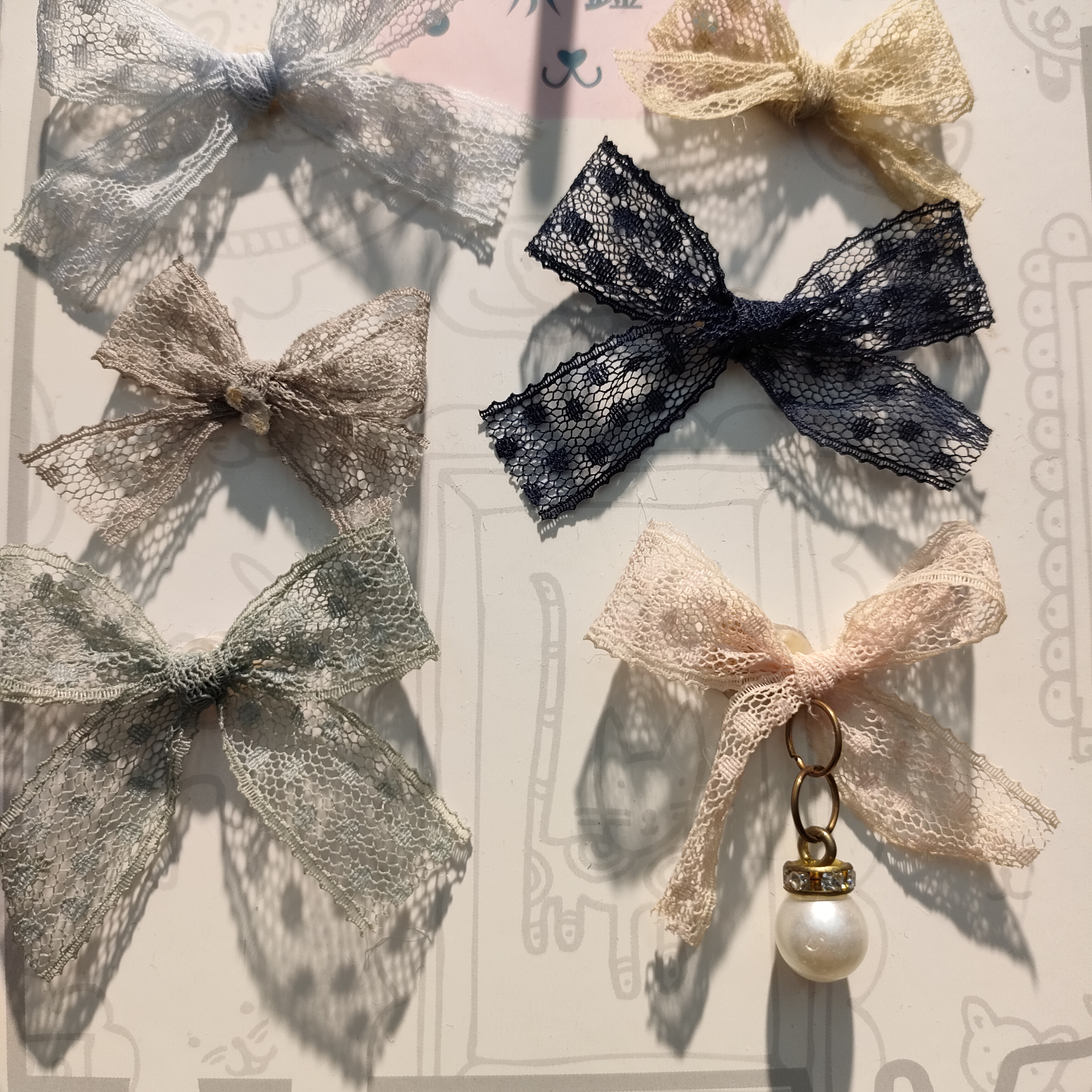 Lace hand knot 2