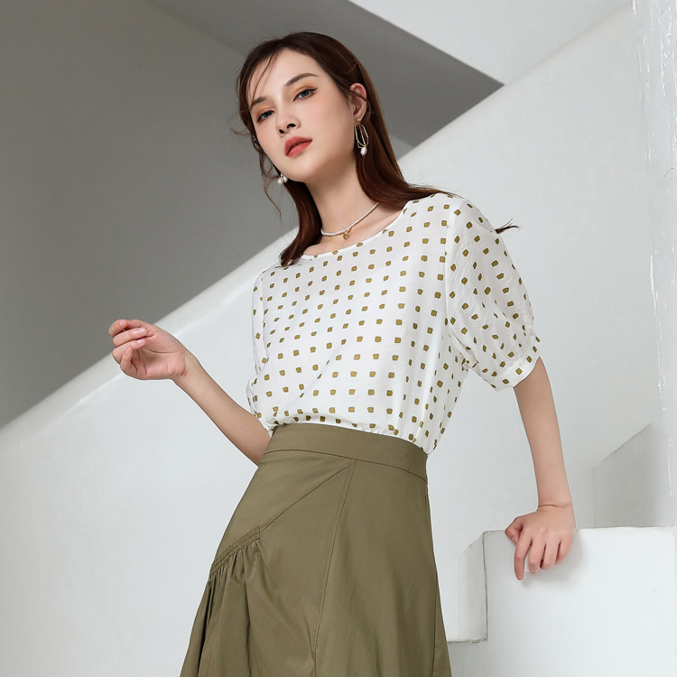 Jimmy Seio's 2021 summer new polka dot T-shirt is a high-end, fashionable, casual white-collar round-neck commuter top with short sleeves Specification image
