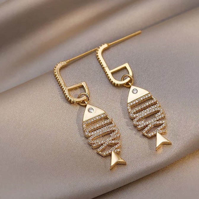 Ear needlefish small zirconium earrings