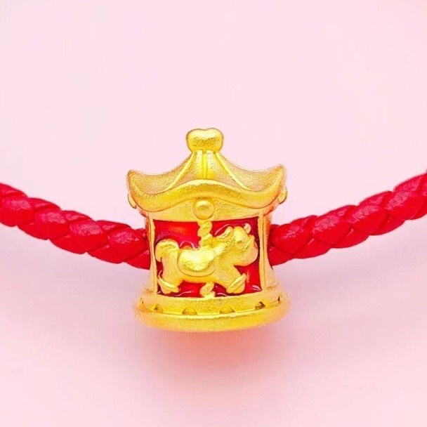 Carousel across accessories, the preferred style to wear bracelets full figure