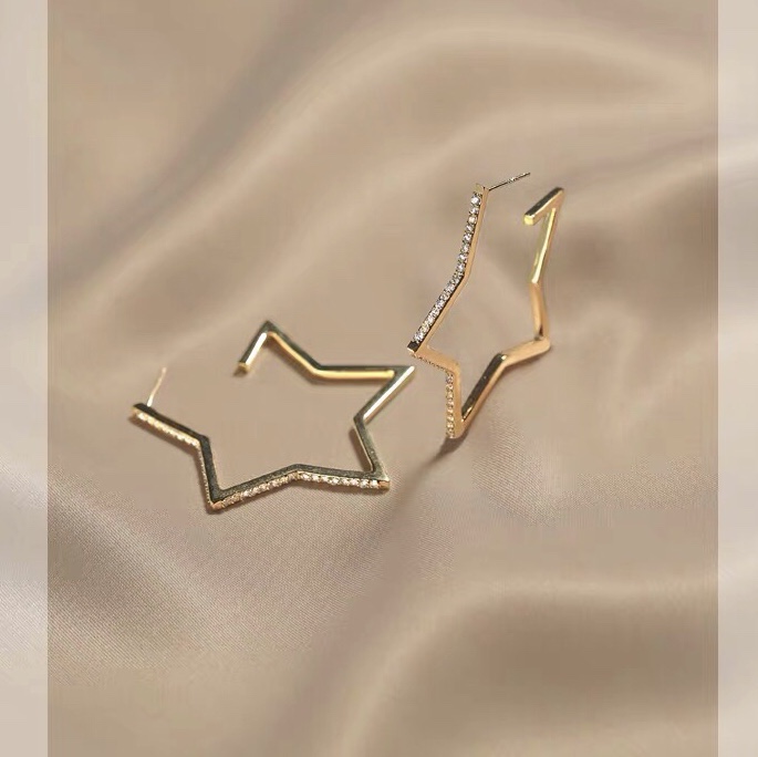 Small exquisite fashion all fashion trends small fresh earrings
