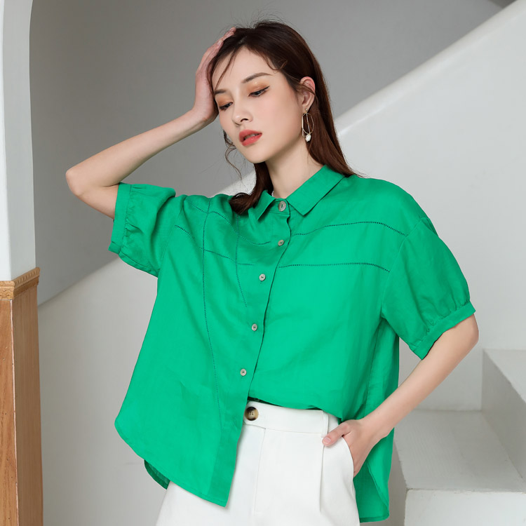 Jimmy Seio shirts, the same style as those in the summer shopping mall, feature a single-breasted polo collar. This unique design is high-end, fashionable, casual and versatile details Picture