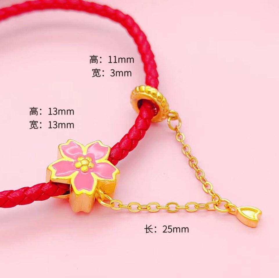 Dripping flowers across the accessory, perfect with the bracelet full figure