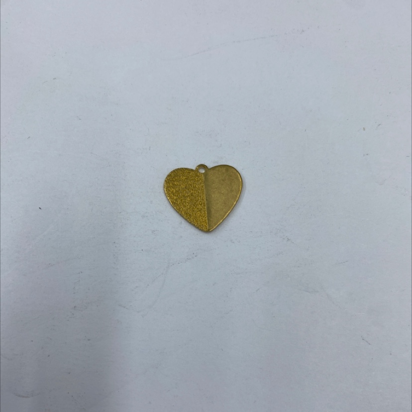 实心桃心单面一半压花一吊产品图