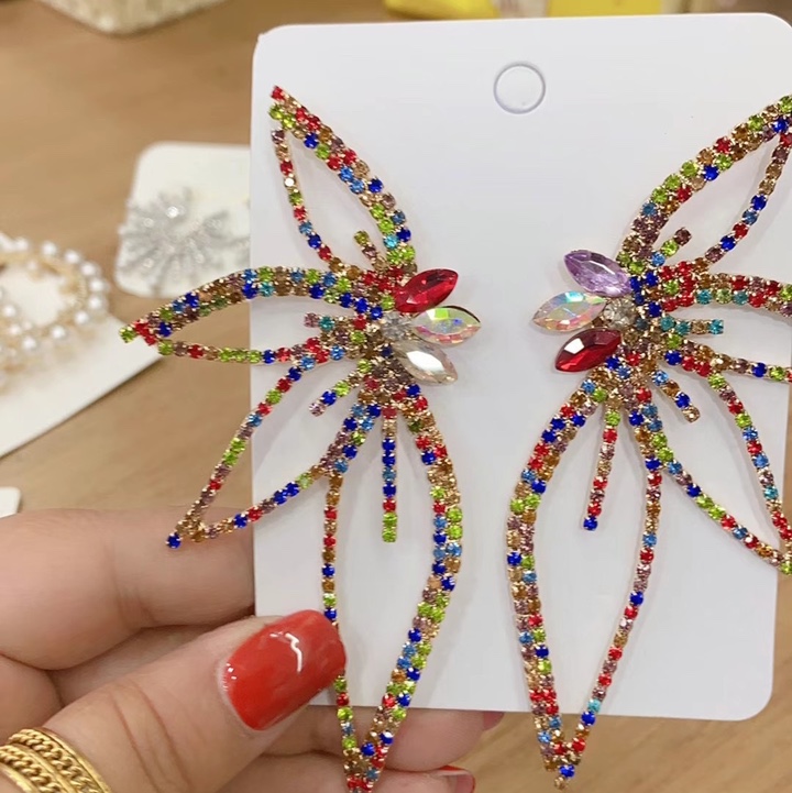 Dongdaemun, South Korea's fashionable, simple and compact stud earrings 2021 new summer short and simple earrings for girls 12