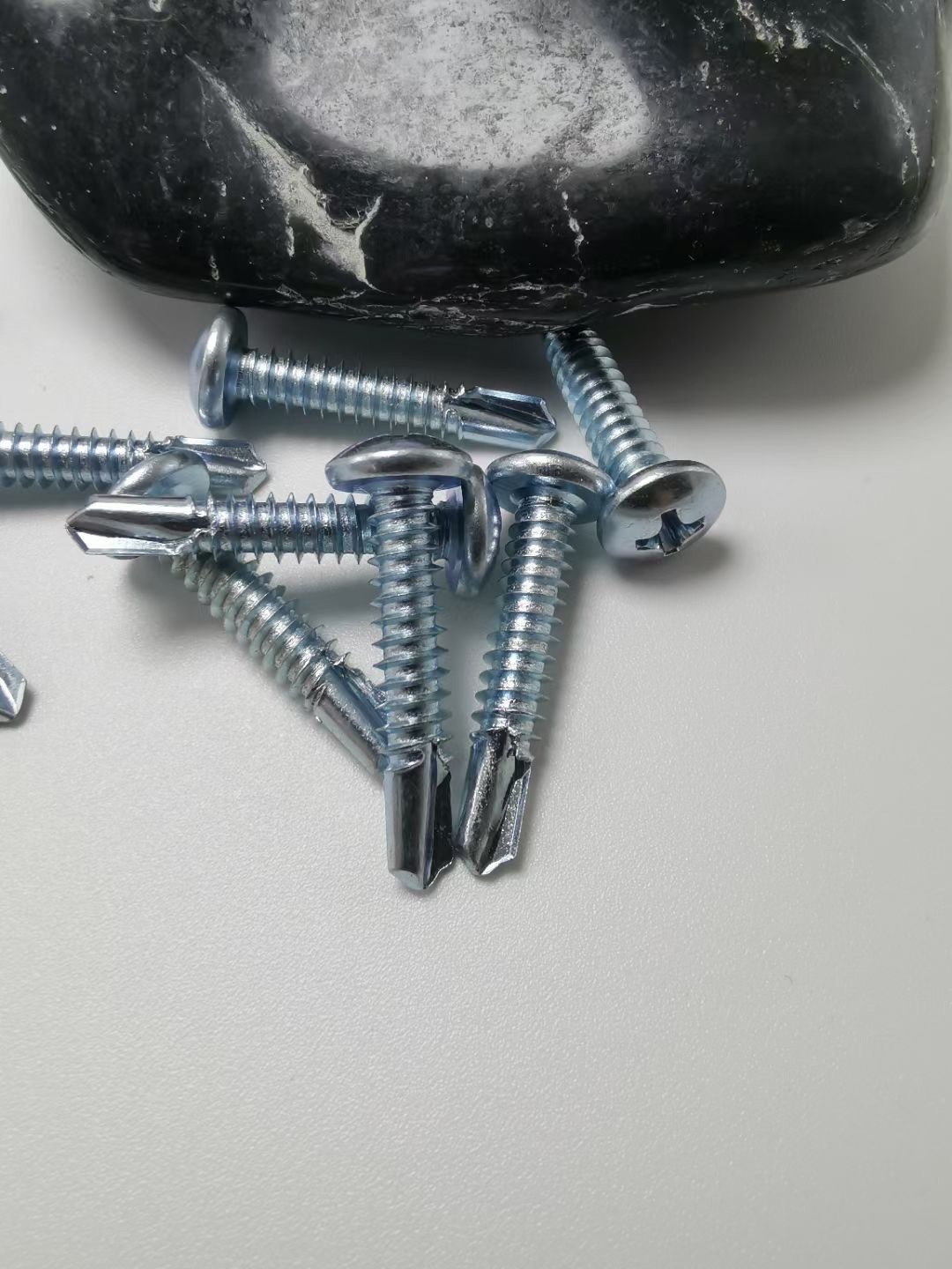 Yiwu Good Goods Huasi Drill Tail Screws 2 pic 2