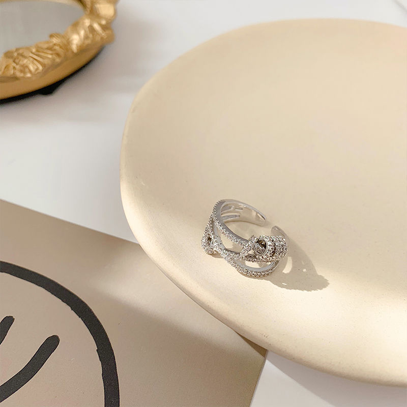 80 -- collar de flores sistema de día luz de lujo con diamantes anillo fino mujeres ins temperamento madre beg anillo de dedo índice frío viento simple anillo