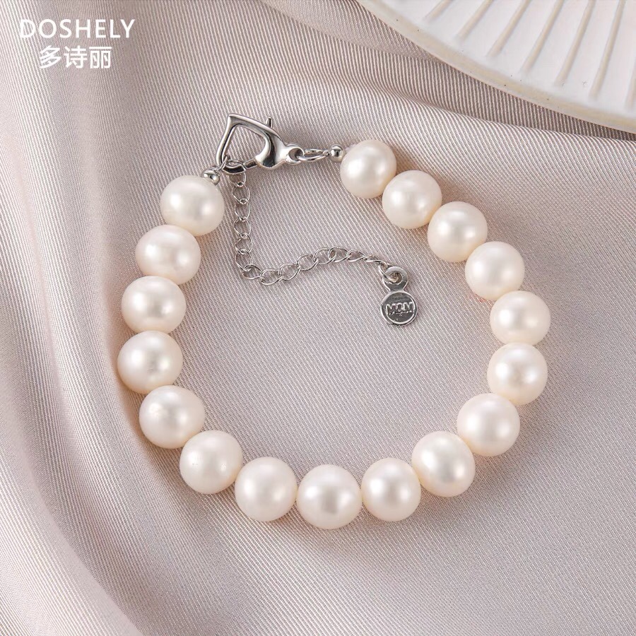 Bracelet. -121