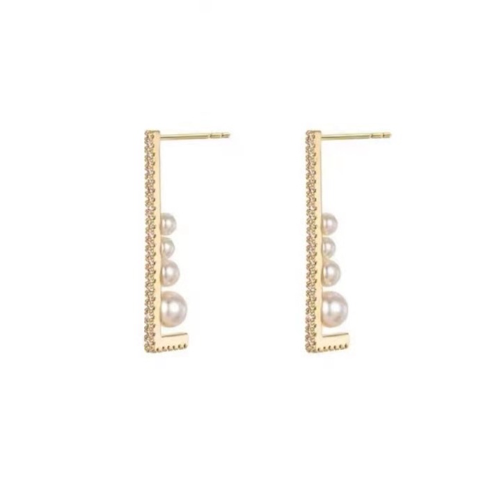 L-shaped bead earrings
