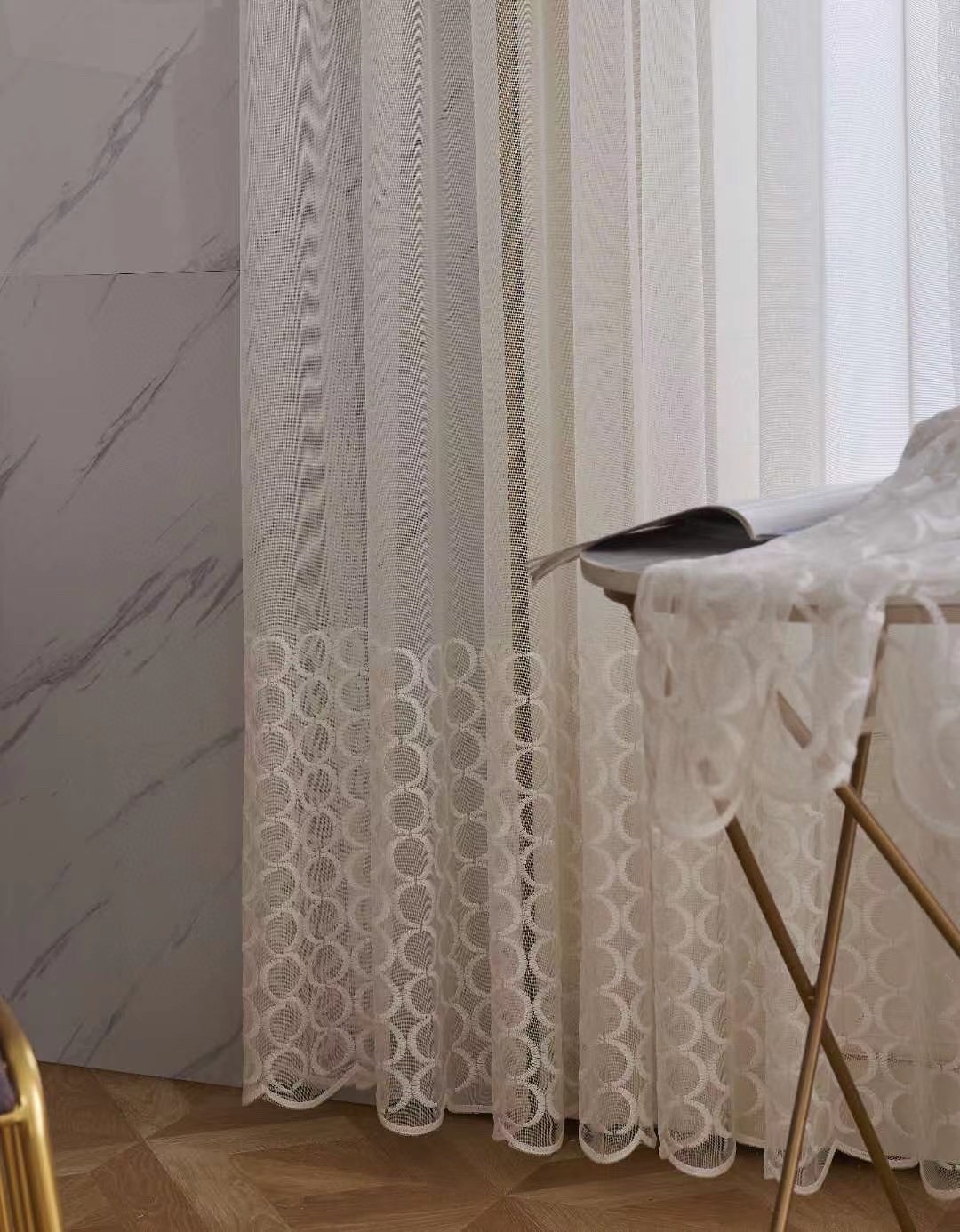 Modern light luxury circular window screen, milk silk thread grid base screen, long-lasting and attractive style Item Picture