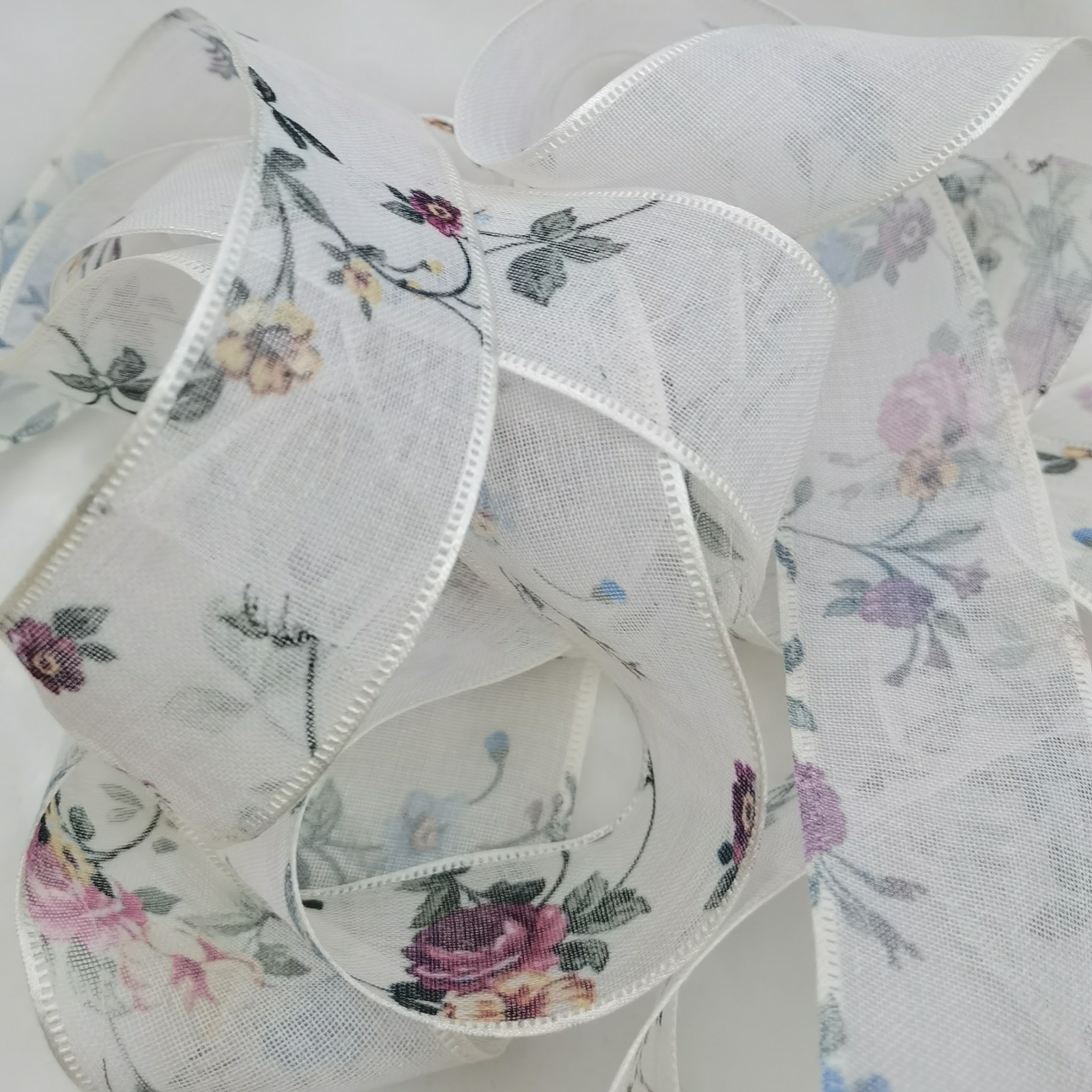 Lace, DIY making, Christmas, toys, clothing, craft, festival, jewelry, stationery, cards, packaging, all kinds of factory products can be set Em