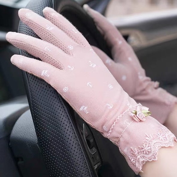 Spring and autumn thin sunblock gloves female anti-UV driving non-slip breathable ride tram short elastic touch screen summer