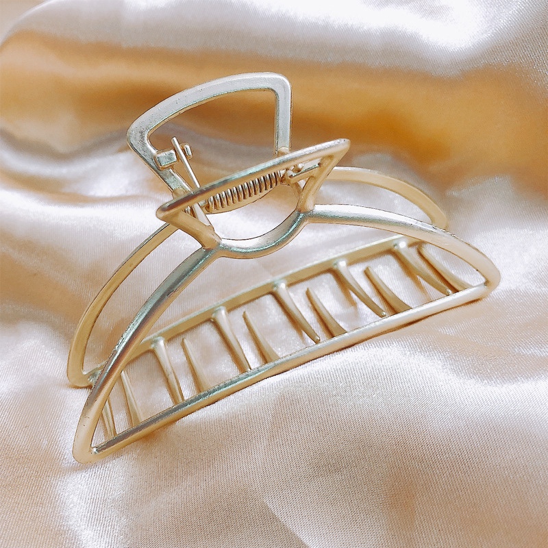 Korean version of large claw clip back head simple all-match shark clip metal girl shark clip hairpin headdress