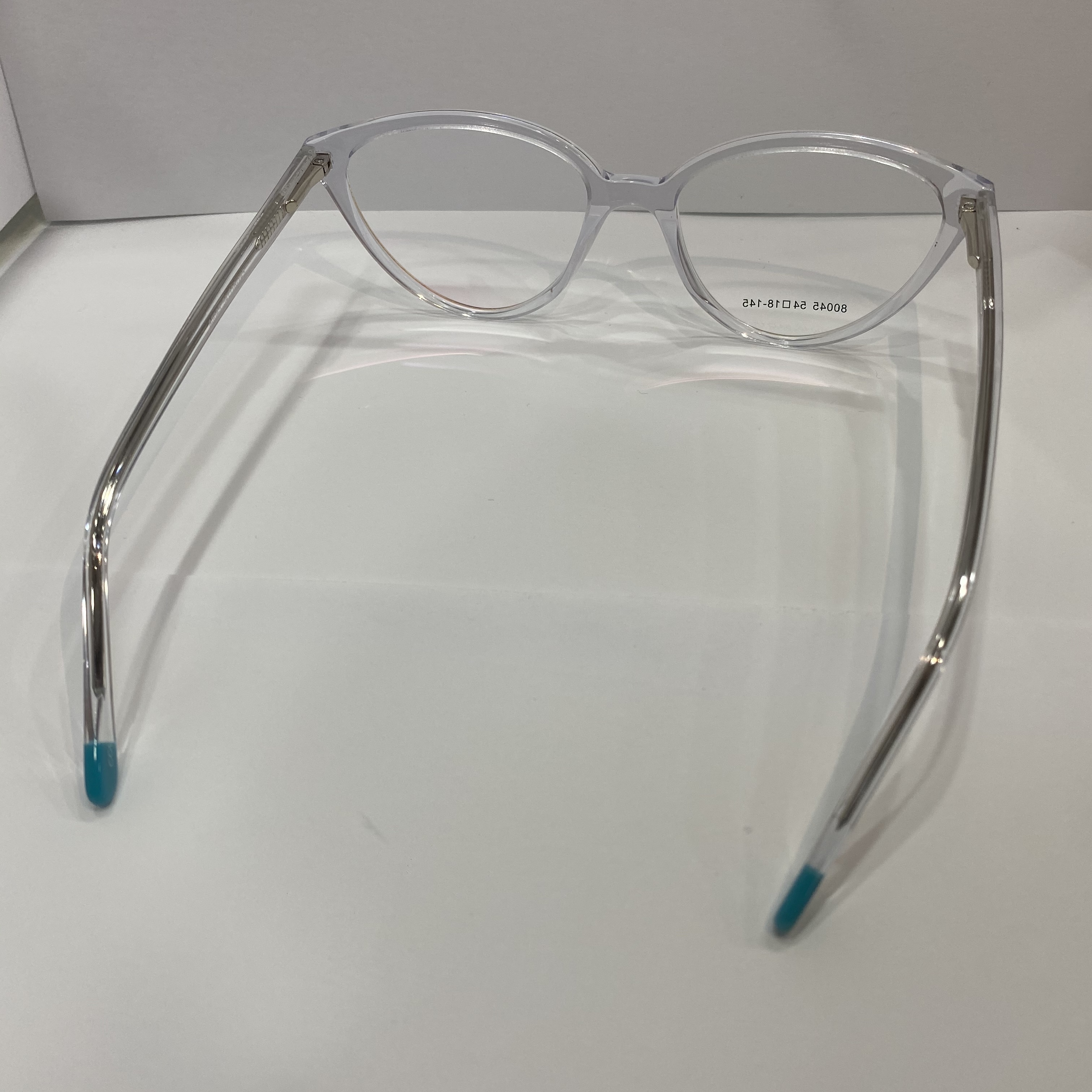 Glass plank female style translucent Application Scenario