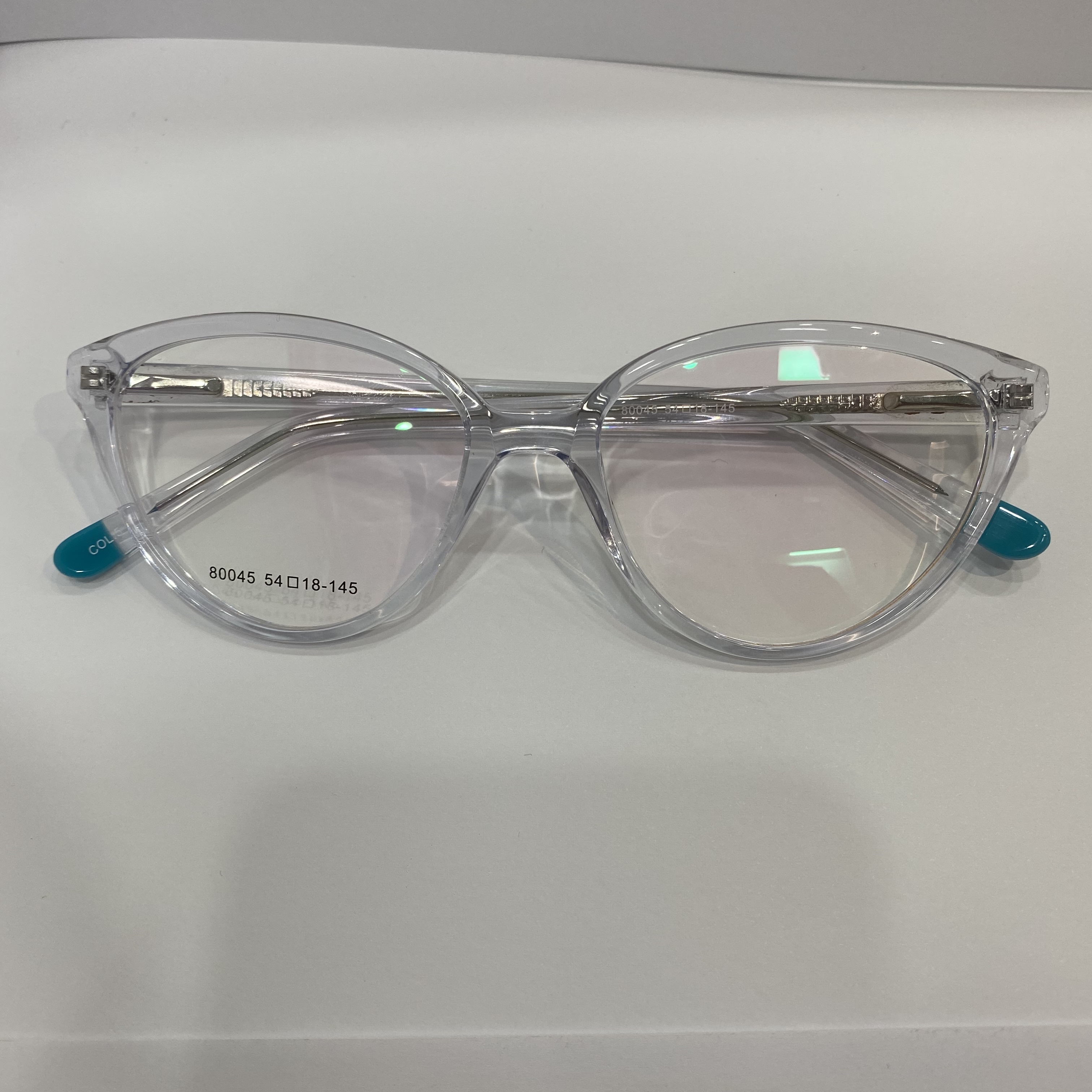 Glass plank female style translucent details Picture