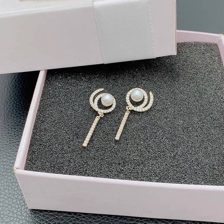 Fairy wand pearl earrings