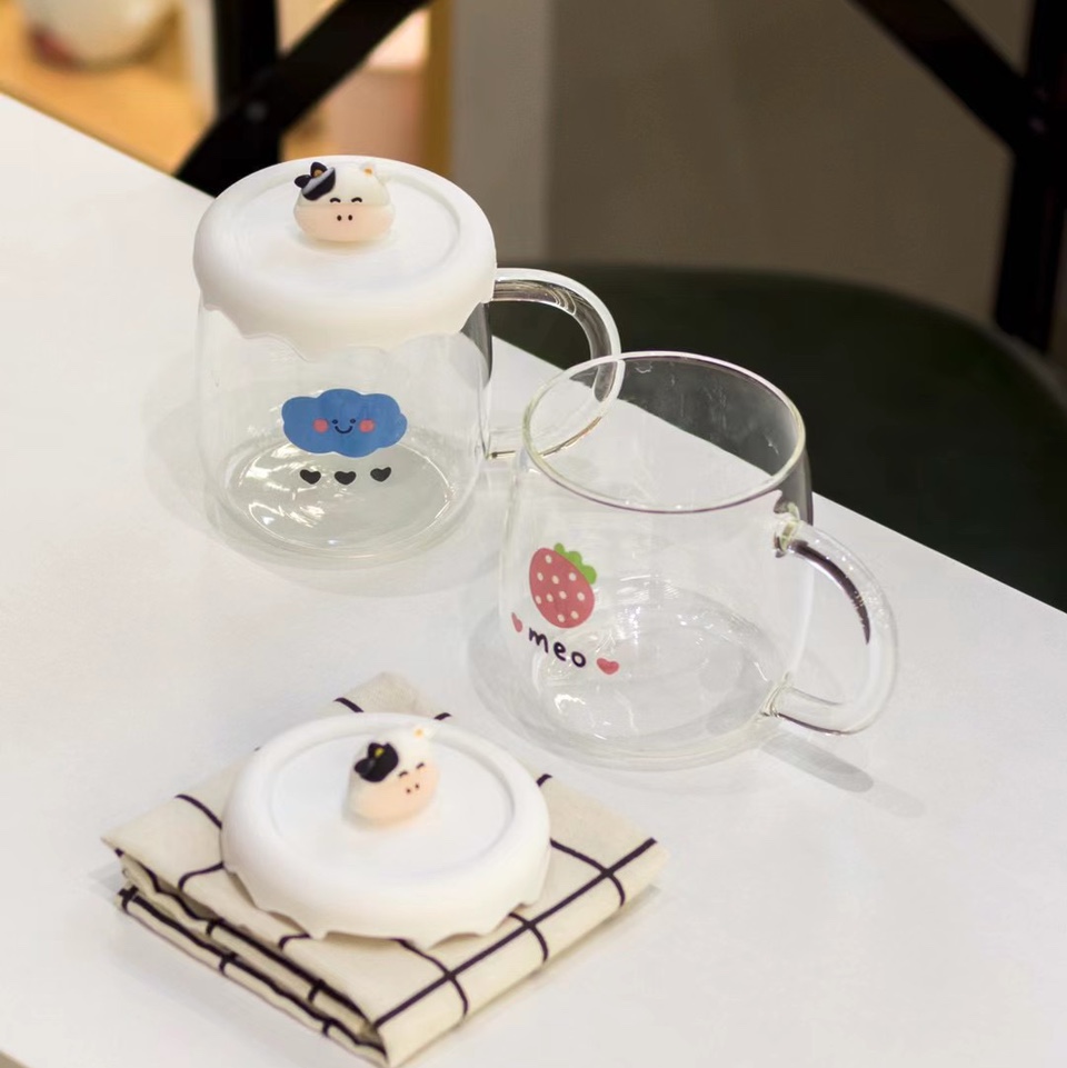 Internet-famous home breakfast cup, coffee cup, cartoon cow lid glass cup, strawberry 2010