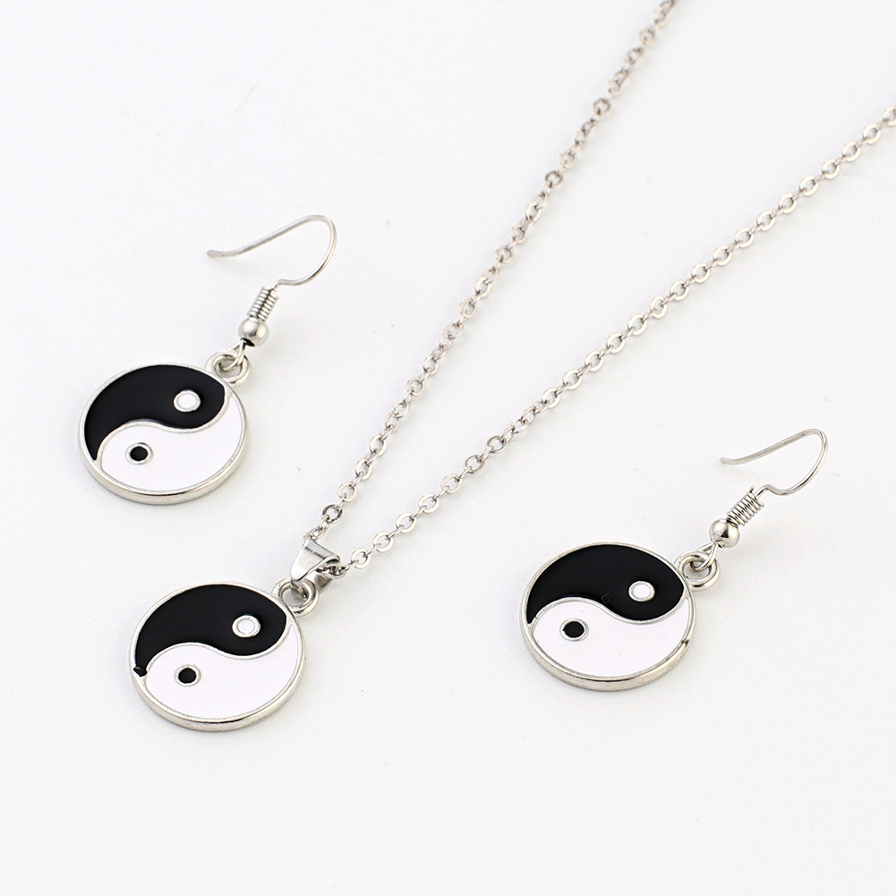Original retro simple Taiji picture alloy necklace earrings cross-border new accessory set wholesale