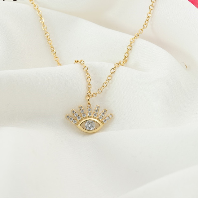 European and American retro hip-hop travel commemorative Devil's Eye pendant Harajuku style Zircon eye necklace