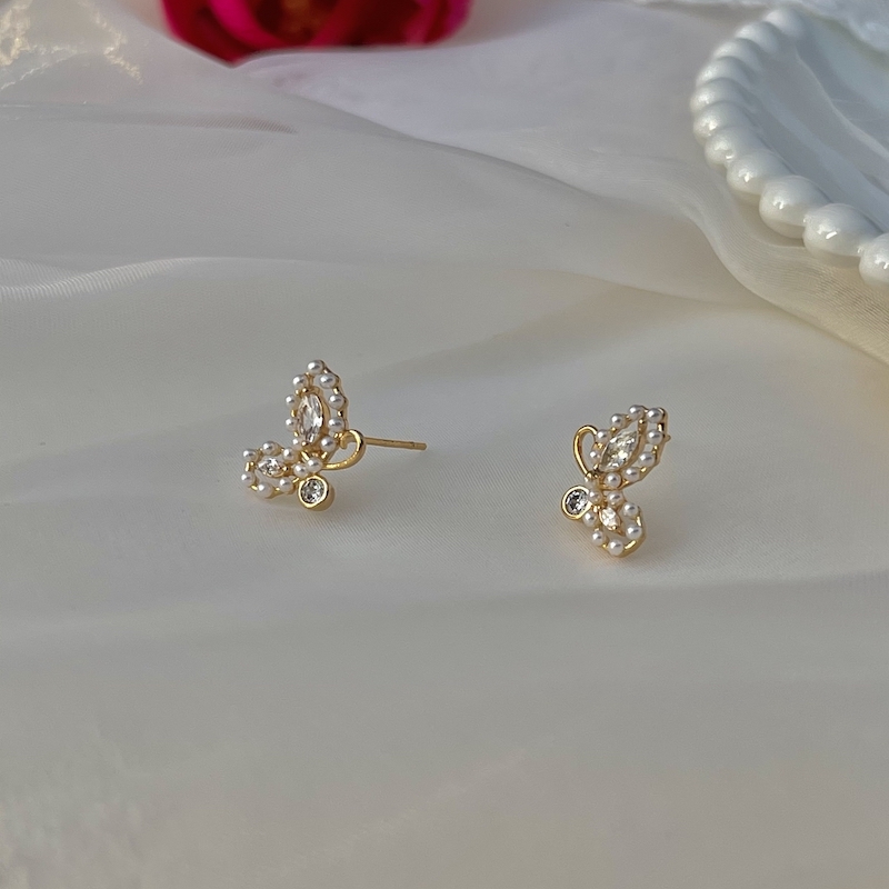 S925 Silver needle exquisite micro-inlaid gentle and sweet fairy style pearl zircon butterfly stud earrings for women Item Picture