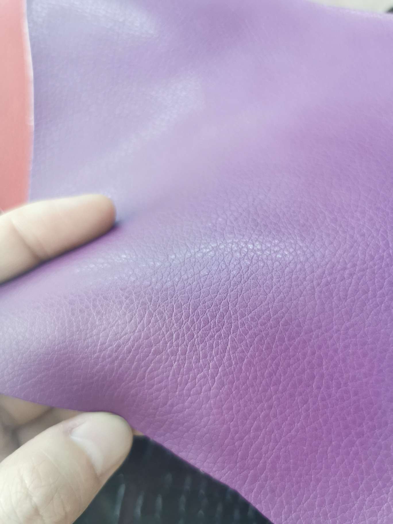 Purple small lychees with two layers of cowhide skin details Picture