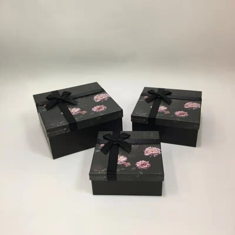 黑色主题与花外装销礼品盒节日礼品包装盒图