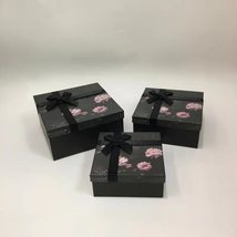 黑色主题与花外装销礼品盒节日礼品包装盒