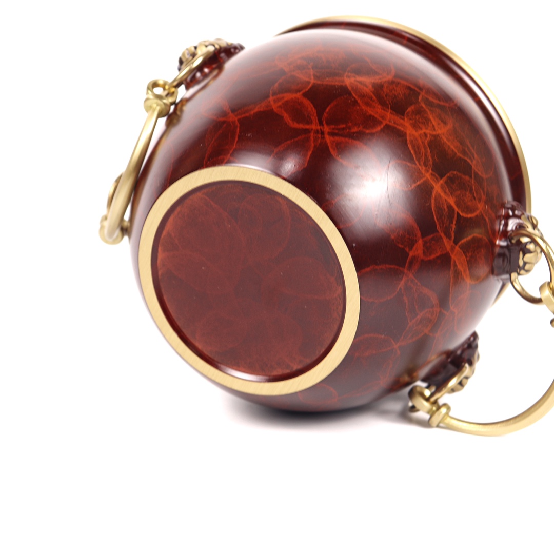 ——铜炉·【烧色狮耳大缸炉】
型号：细节图T362红/T363紫
规格：外径15cm口径13.5cm