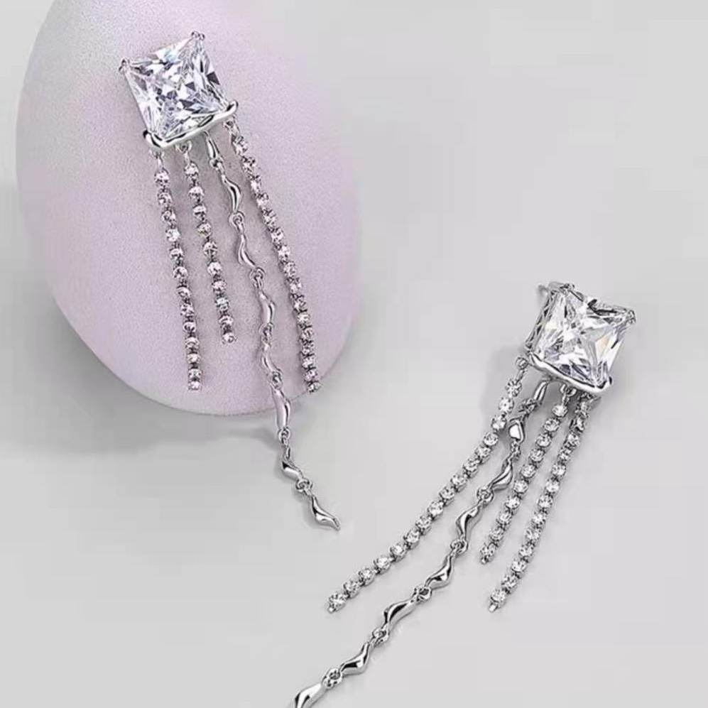Trendy long earrings