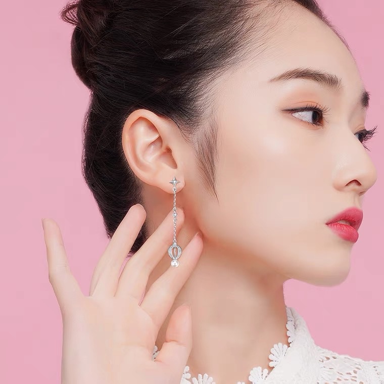 Round bead pendant earrings details Picture