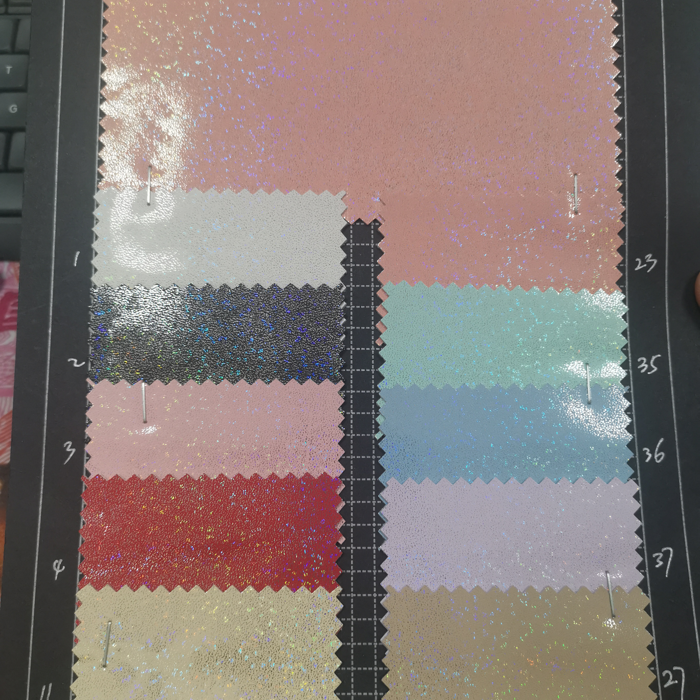 0.9/311 Factory direct sales of new leather a large number of spot high school low-grade luggage sofa shoe material fabric thumbnail