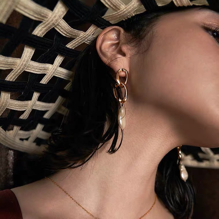 Shell hoop earrings