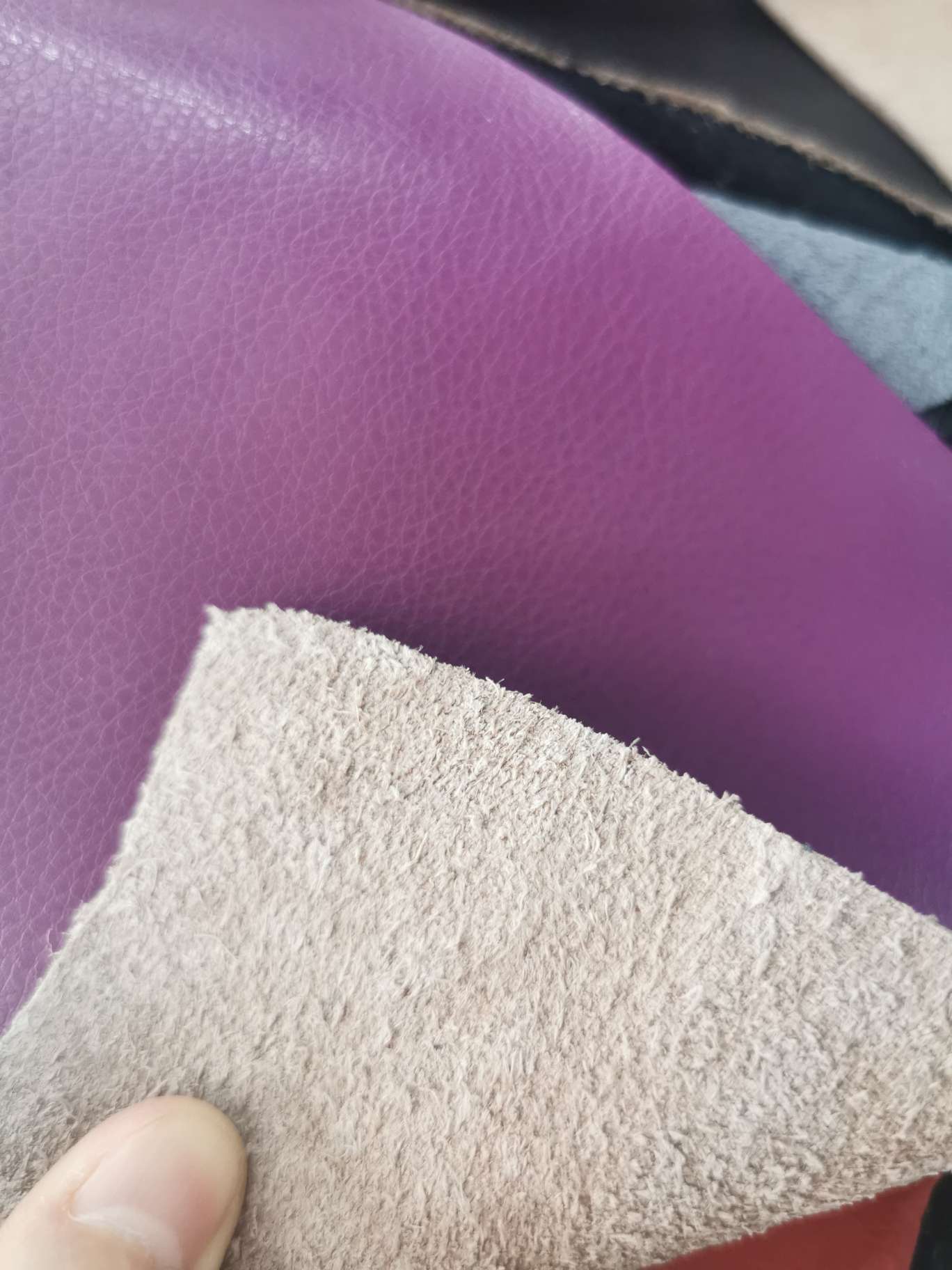 Purple small lychees with two layers of cowhide skin detail image 2
