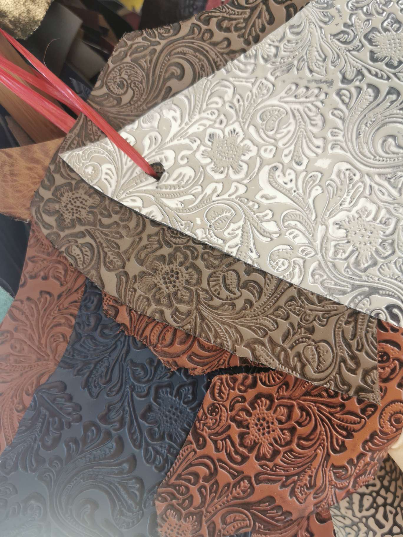 Cowhide khaki embossed mesh detail image 3