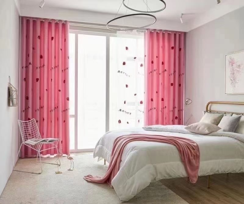 Small Fresh Nordic Series Small Strawberry Window Screen Application Scenario