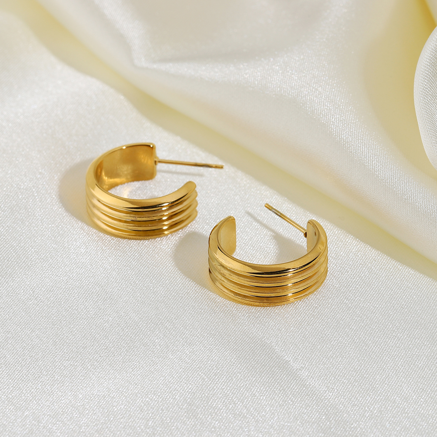 Net red the same metal earrings jewelry 18K vacuum electroplated tire earrings